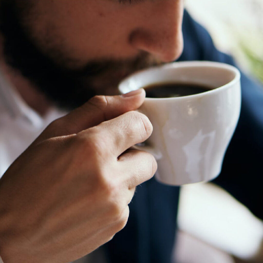 Sebelum mulakan perjalanan, anda juga boleh minum dulu kopi untuk segarkan diri anda